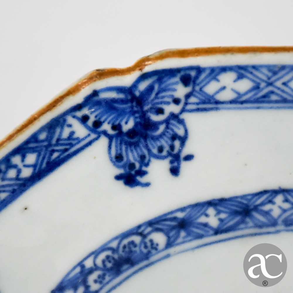 Travessa China, Período Qianlong, séc. XVIII, flores e borboletas