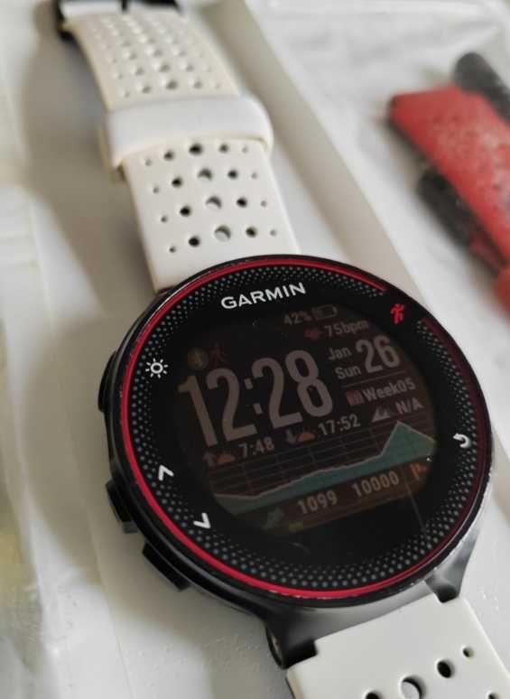 Garmin Forerunner 235