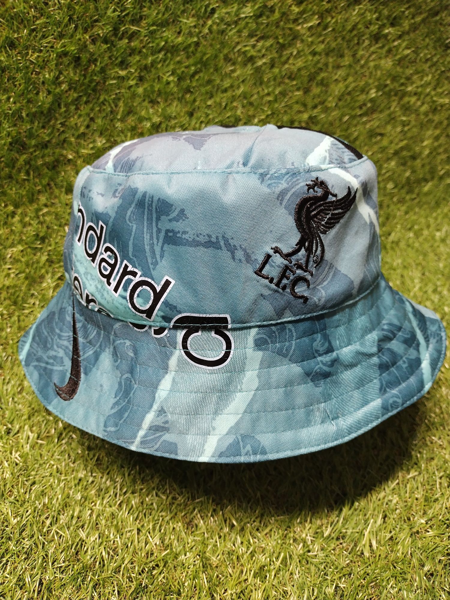Czapka buckethats FC Liverpool
