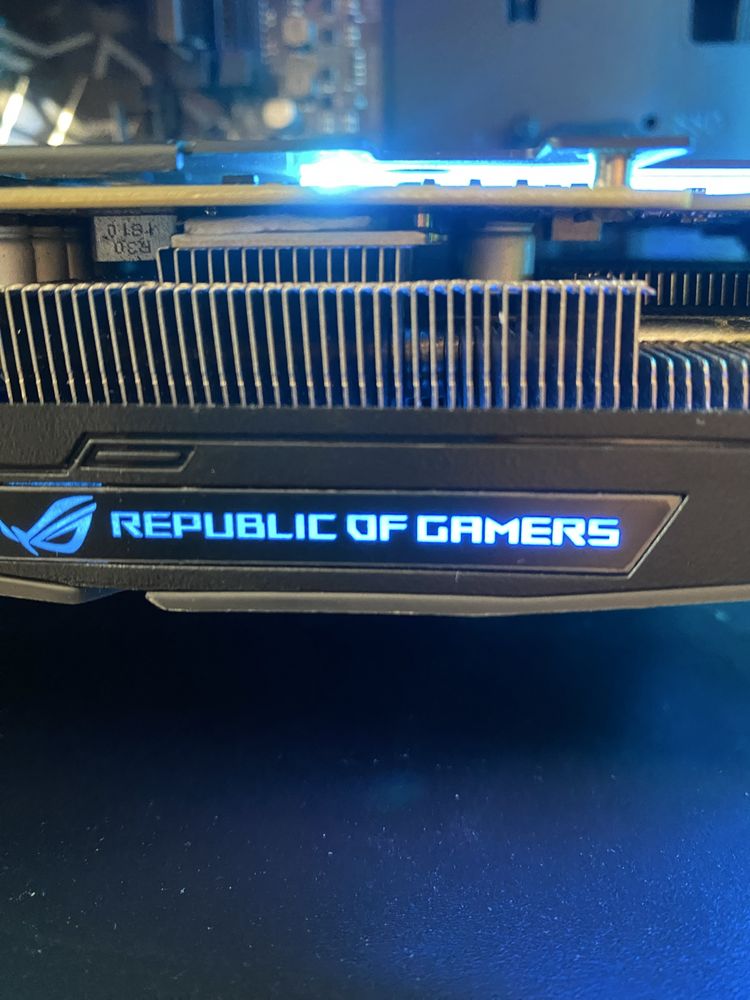 Відеокарта Asus ROG Strix GTX1070 8 gb GDDR5