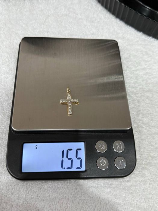 Złota zawieszka krzyżyk 585 – klasyczna, 2,5cm, 1,55 g