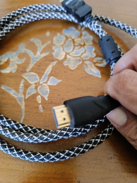 Cabo HDMI profissional com pouco uso.