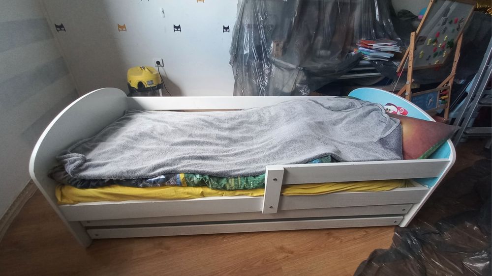 Oddam łóżko dziecięce 160 x 80 za kawę