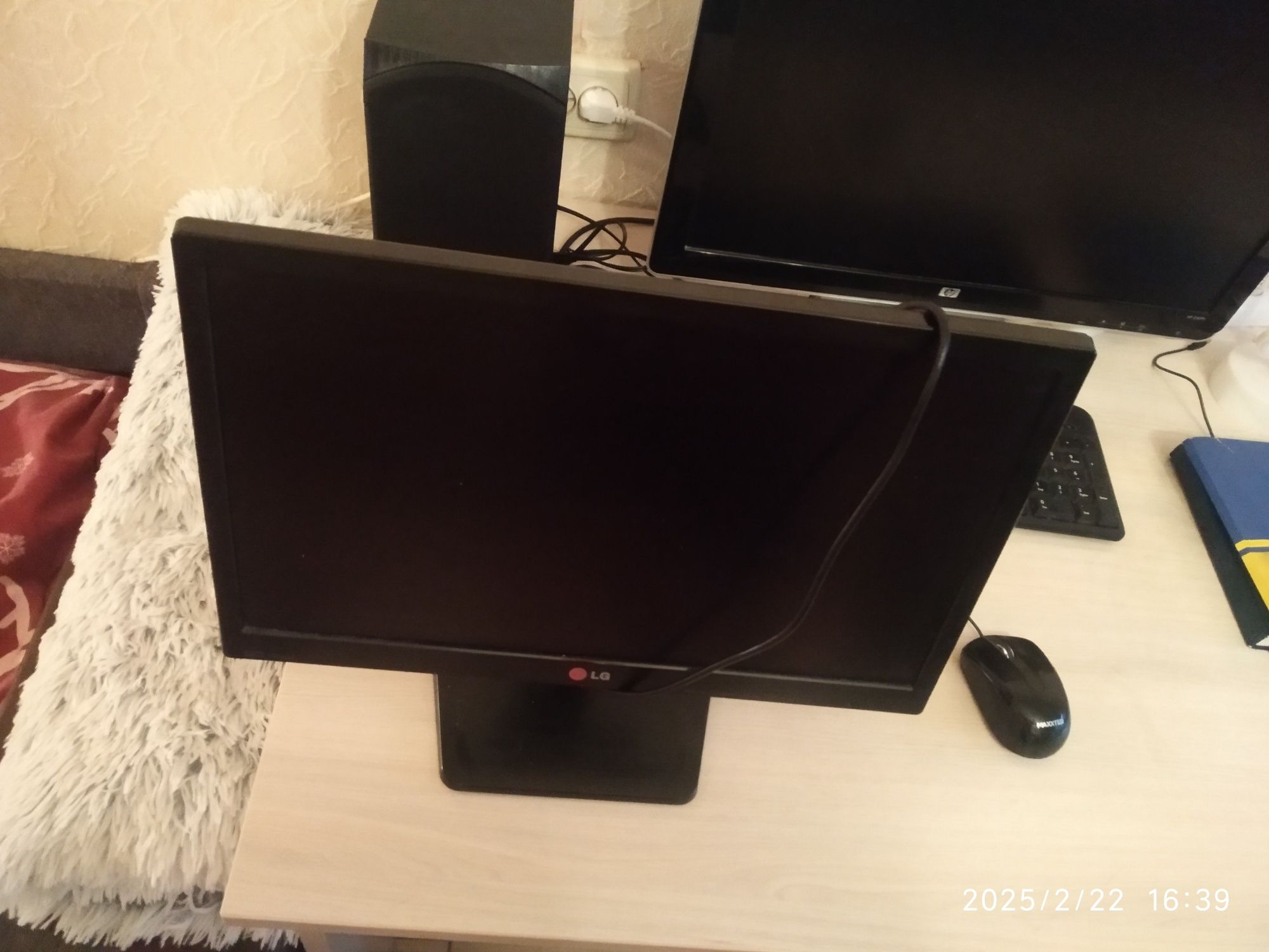 продам монитор LG