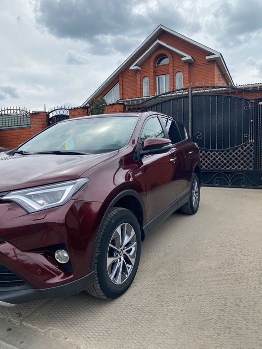 Продам Toyota Rav-4 Гибрид 2017 рік