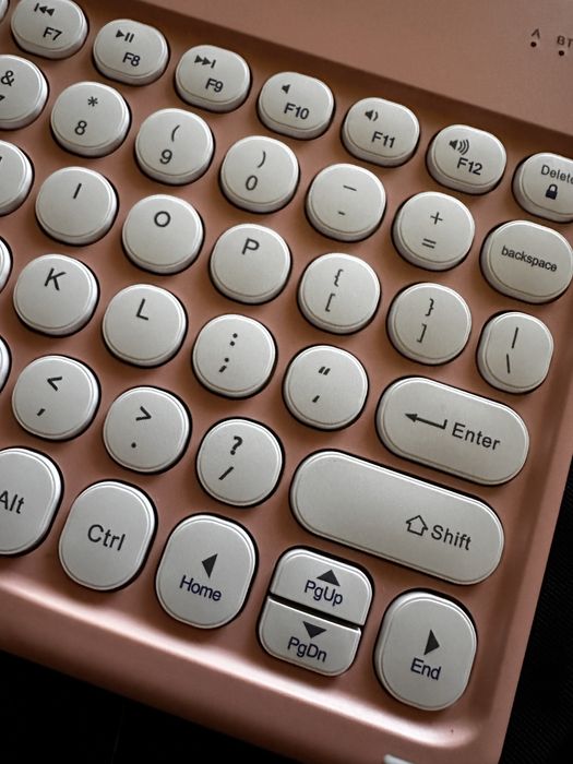 Бездротова клавіатура для айпаду 10,9