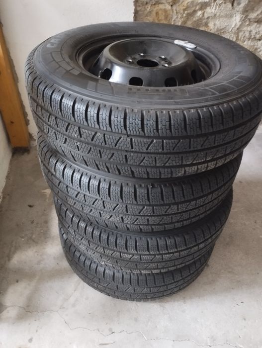 Komplet opon zimowych 225/75/16C