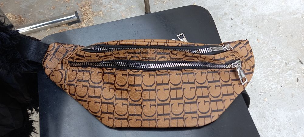 Bolsa de Cintura cor castanha - Nova