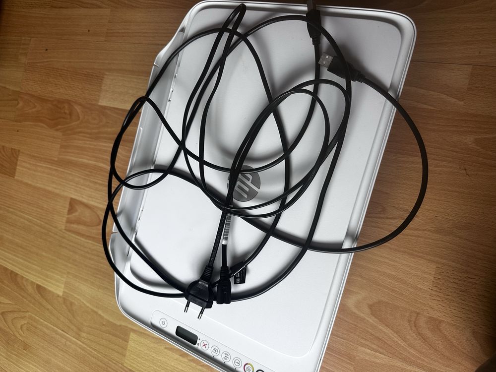 Drukarka hp DeskJet 2620 skaner ksero biała kabel okablowanie