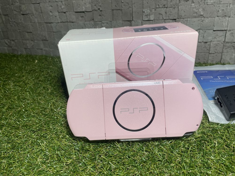Sony playstation psp 3000 pink