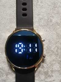 Zegarek z cyfrowym wyświetlaczem