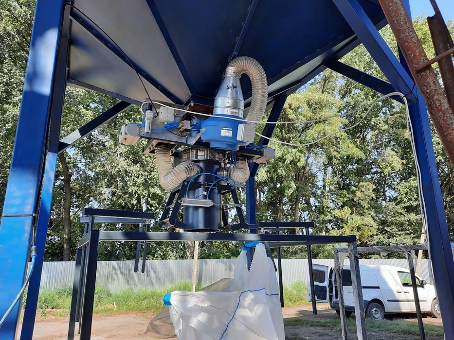 Фасувальна машина для контейнерів “Big-Bag”

Фасувальна машина біг-бег