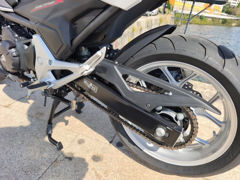 Honda NC750X, em excelente estado