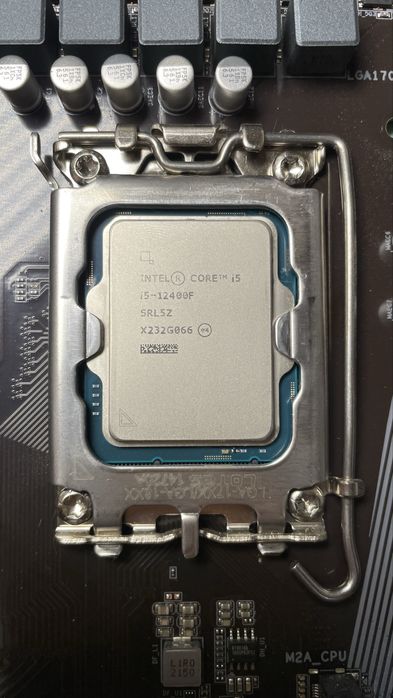 Комплект i5-12400F+B660+16Gb