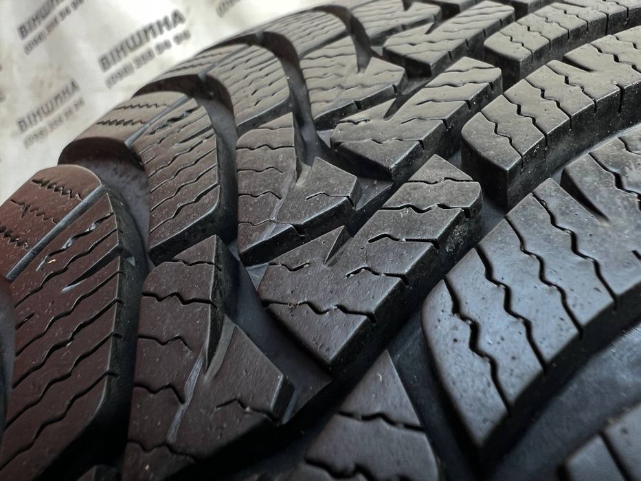 Шини 205/60 R 16 Falken Eurowinter HS01. Зима пара. Колеса склад.
