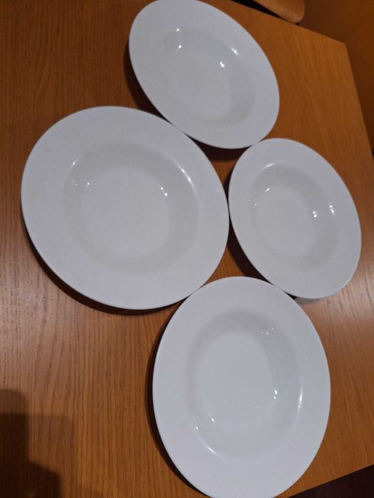 Conjunto de 4 Pratos de Cerâmica de Alta Qualidade