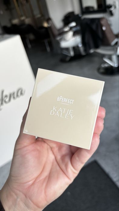 Bperfect Katie Daley puder różowy