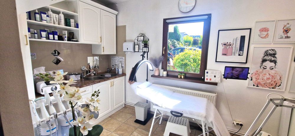 Sprzedam/odstąpię dobrze prosperujący salon kosmetyczny pod Gliwicami