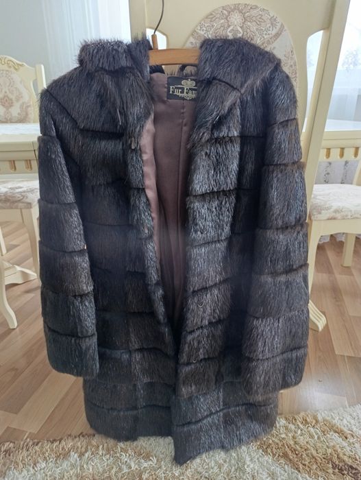 Продається жіноча шуба