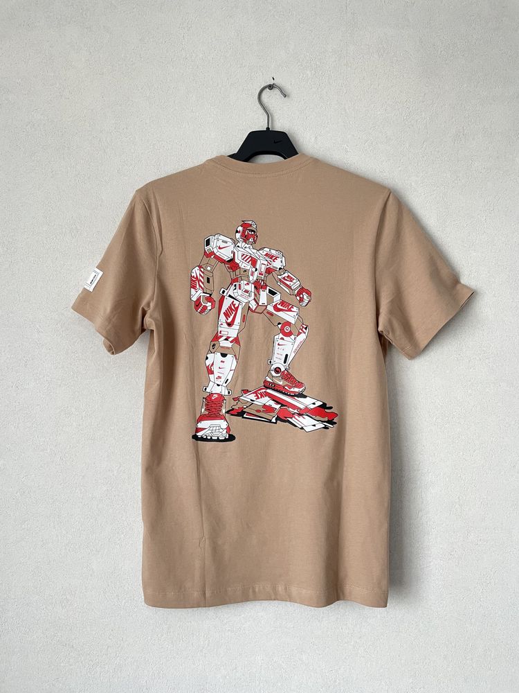Футболка Nike Air Max Robot Box розмір S HJ5472-200 Оригінал