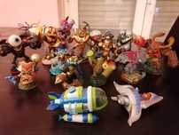 Bonecos Skylanders varios.