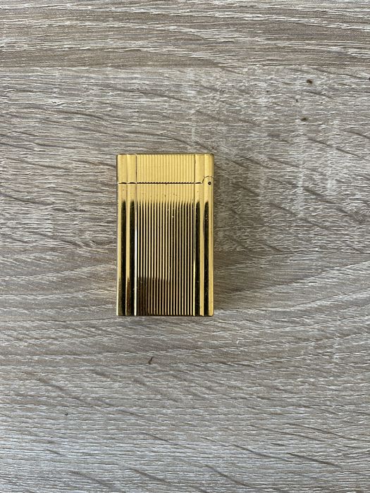 Isqueiro ST DUPONT ouro