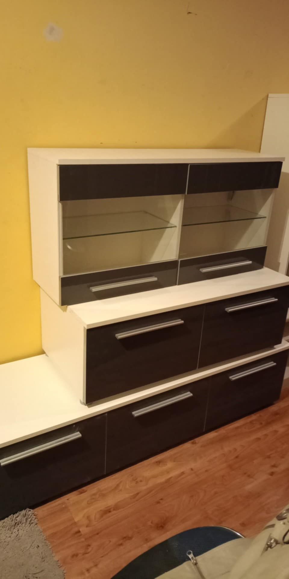 Meblościanka LED do salonu