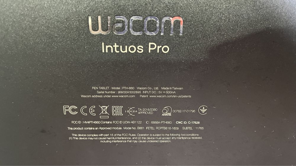 Графічний планшет Wacom Intuos Pro PTH-660