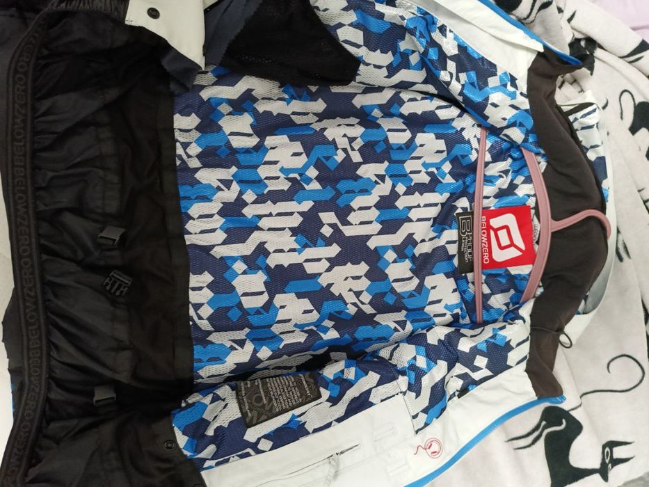 Чоловіча демісезонна,на осінь куртка belowzero