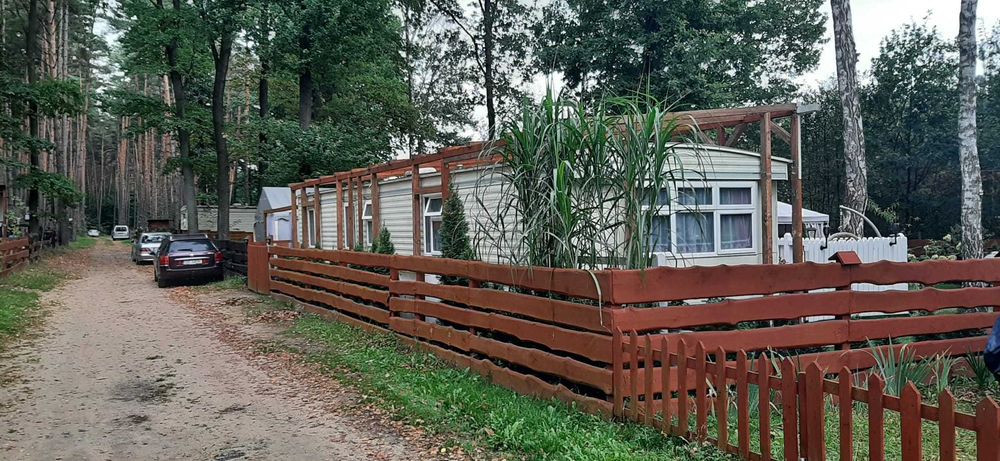 Domek angielski całoroczny – przyczepa kempingowa 11×3,70 m