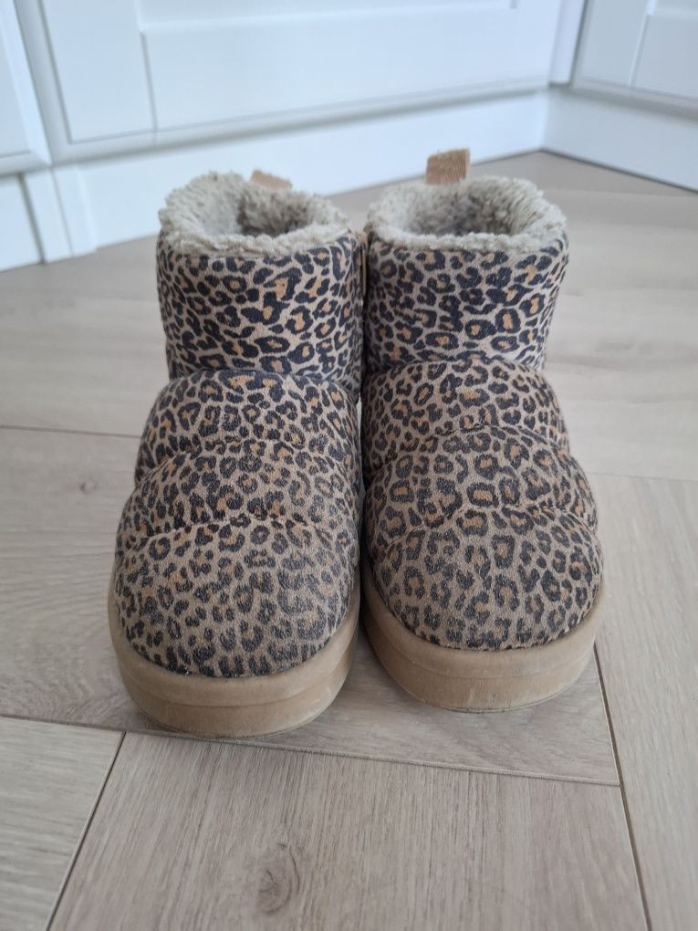 Zara skórzane buty kozaki emu ugg 26