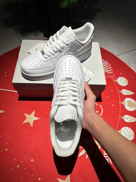 Białe buty Nike Air Force 1
