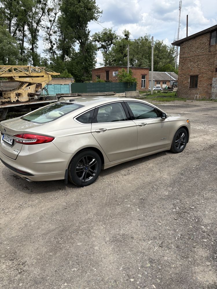 ford fusion hybrid 2018
