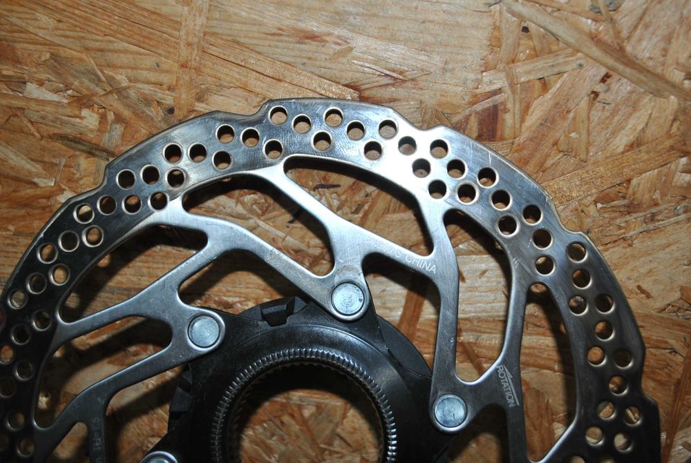 Idealna Tarcza SHIMANO 180mm RT-EM300 E-BIKE CENTERLOCK magnes