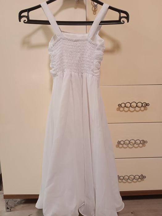 дитяче біле плаття
