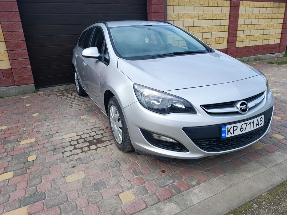 Opel Astra J 1,6л дизель 2014р. Не бита!