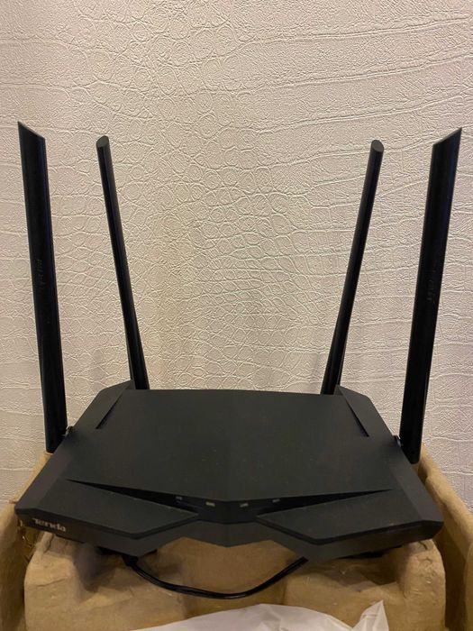 Wi-Fi роутер маршрутизатор Tenda AC10(AC 1200)