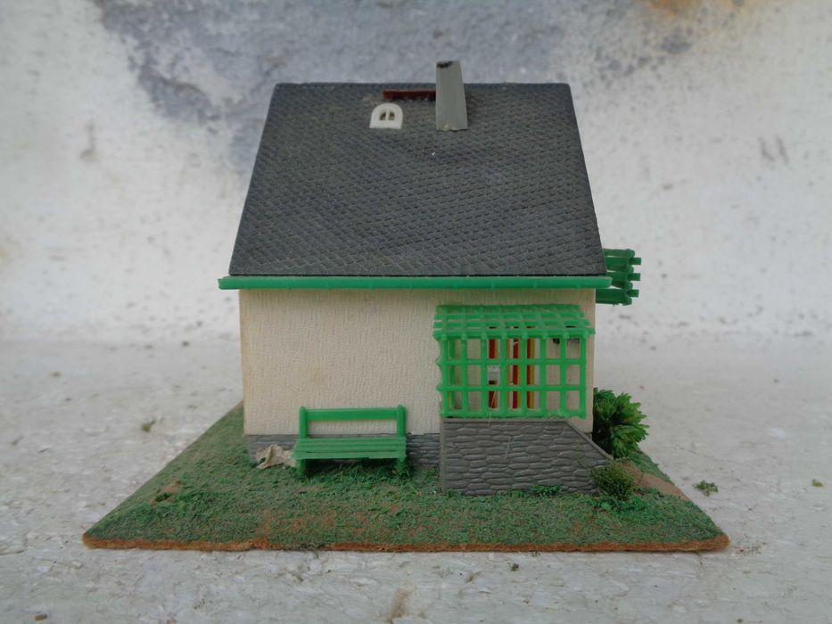 1:87 Faller Bonita moradia de campo com base
