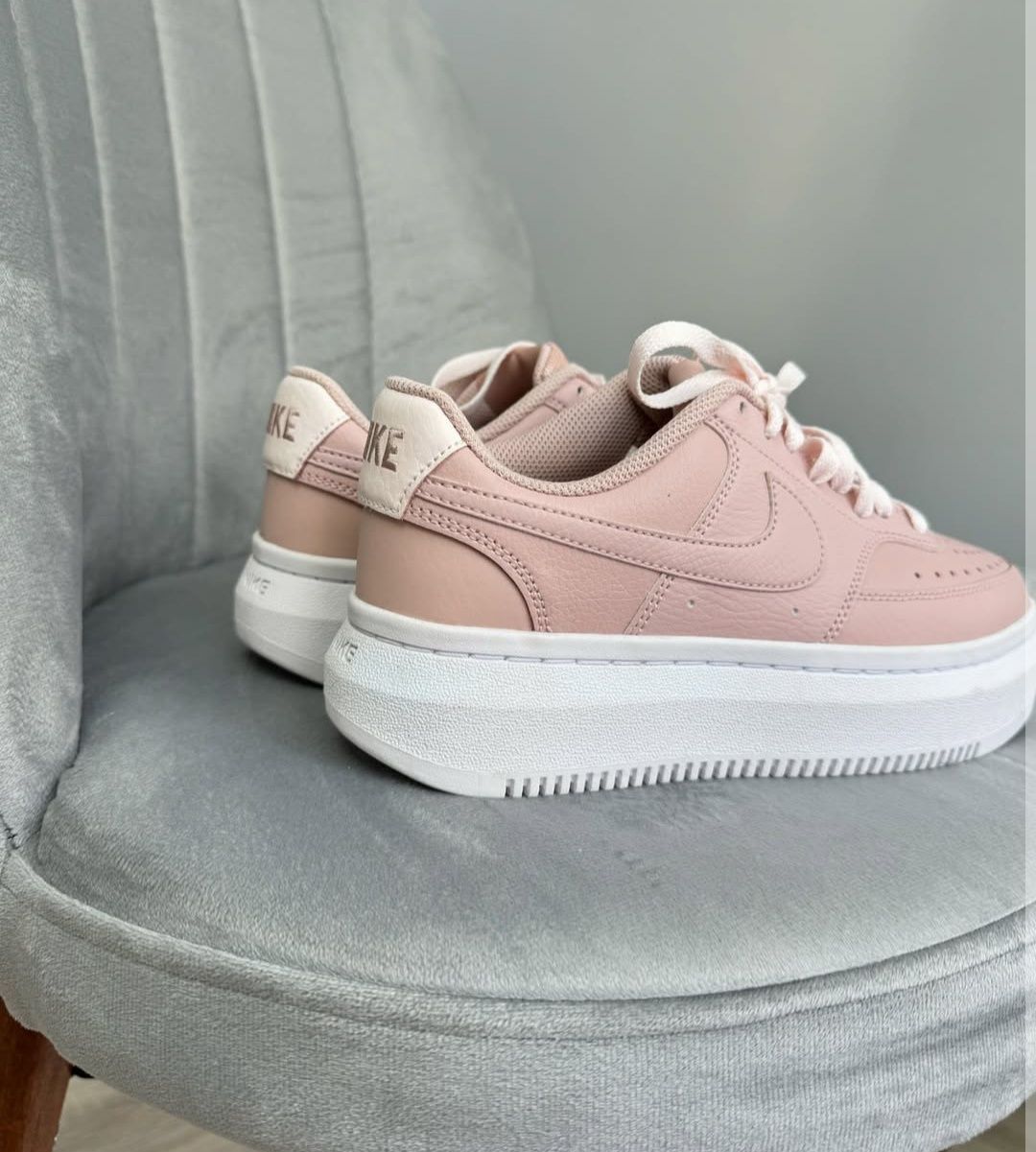 Жіночі кеди Nike