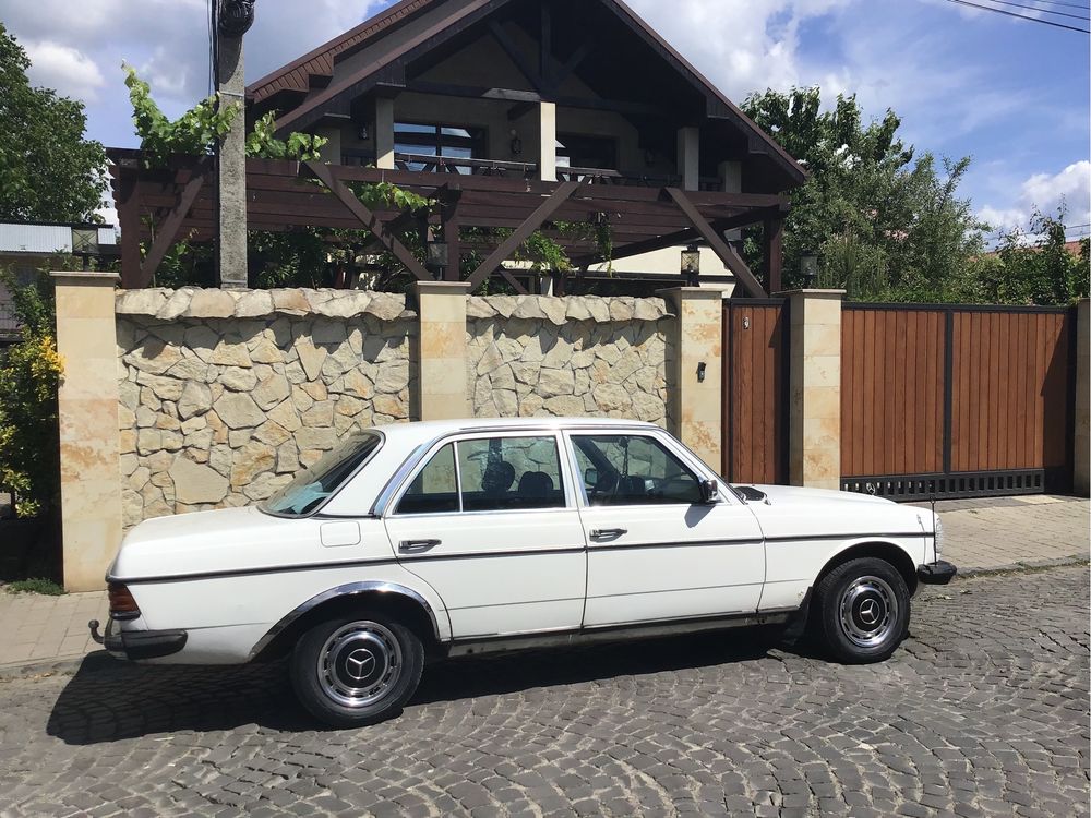 Mercedes w123 Chemodan.