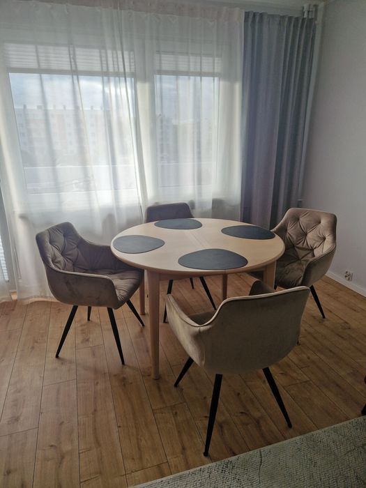 Stół okrągły do salonu