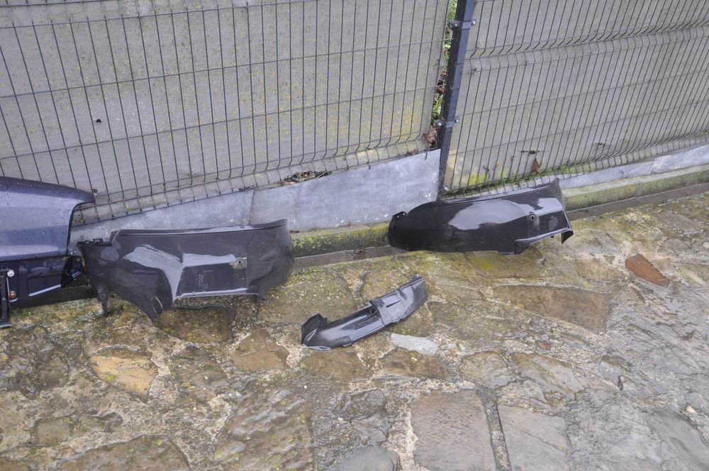 Audi 80 B4 Błotniki Przód Cena za 2 Parę LZ5U Ciemny Granat