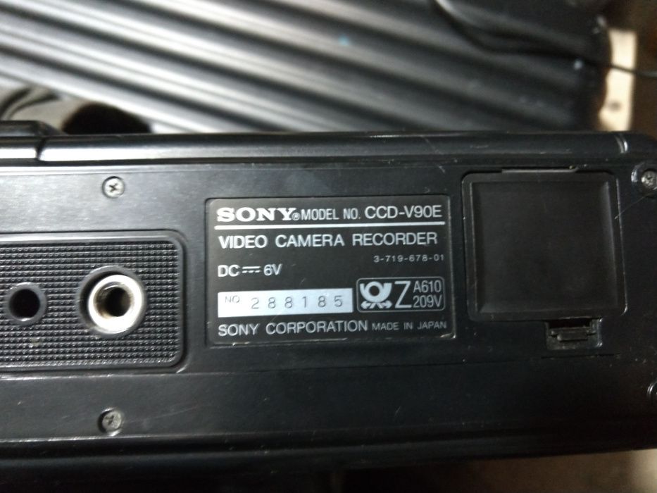 Видеокамера SONY CCD-90E