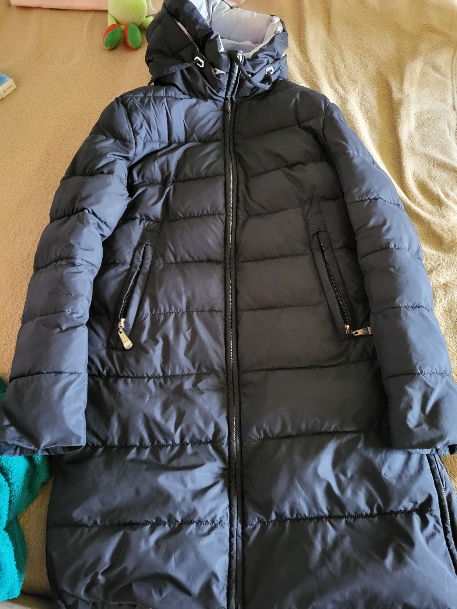 Продам зимний пуховик