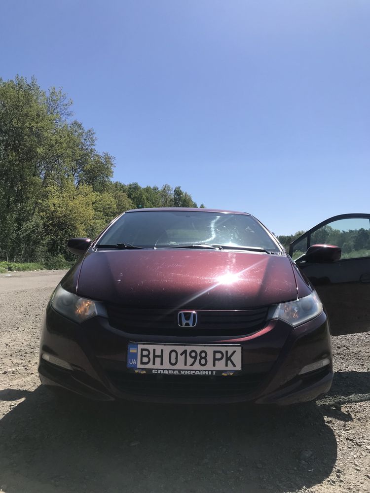 Продаю своє авто Honda INSIGHT супер економна та надійна