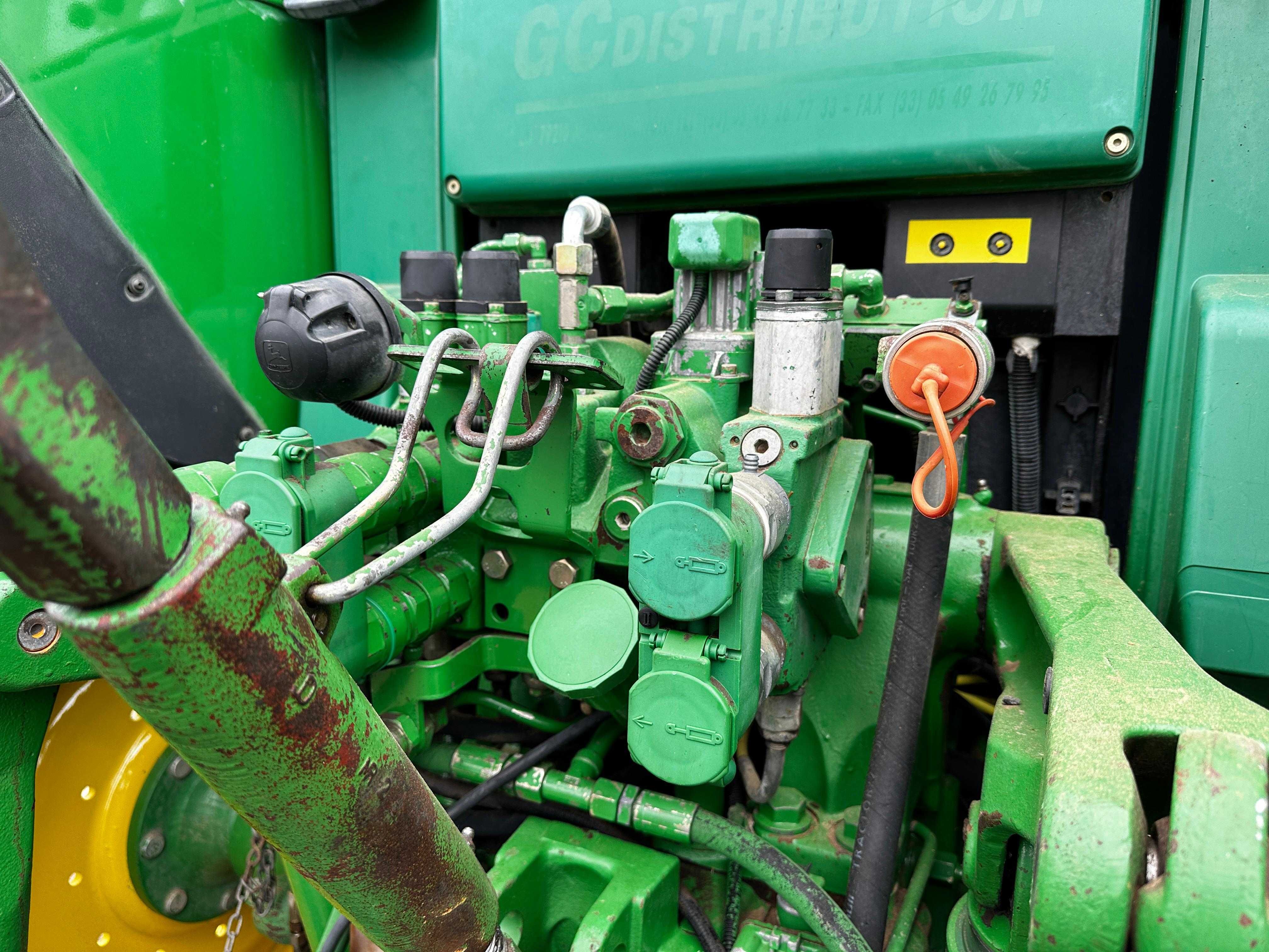 Трактор John Deere 6820 - 2003рік
