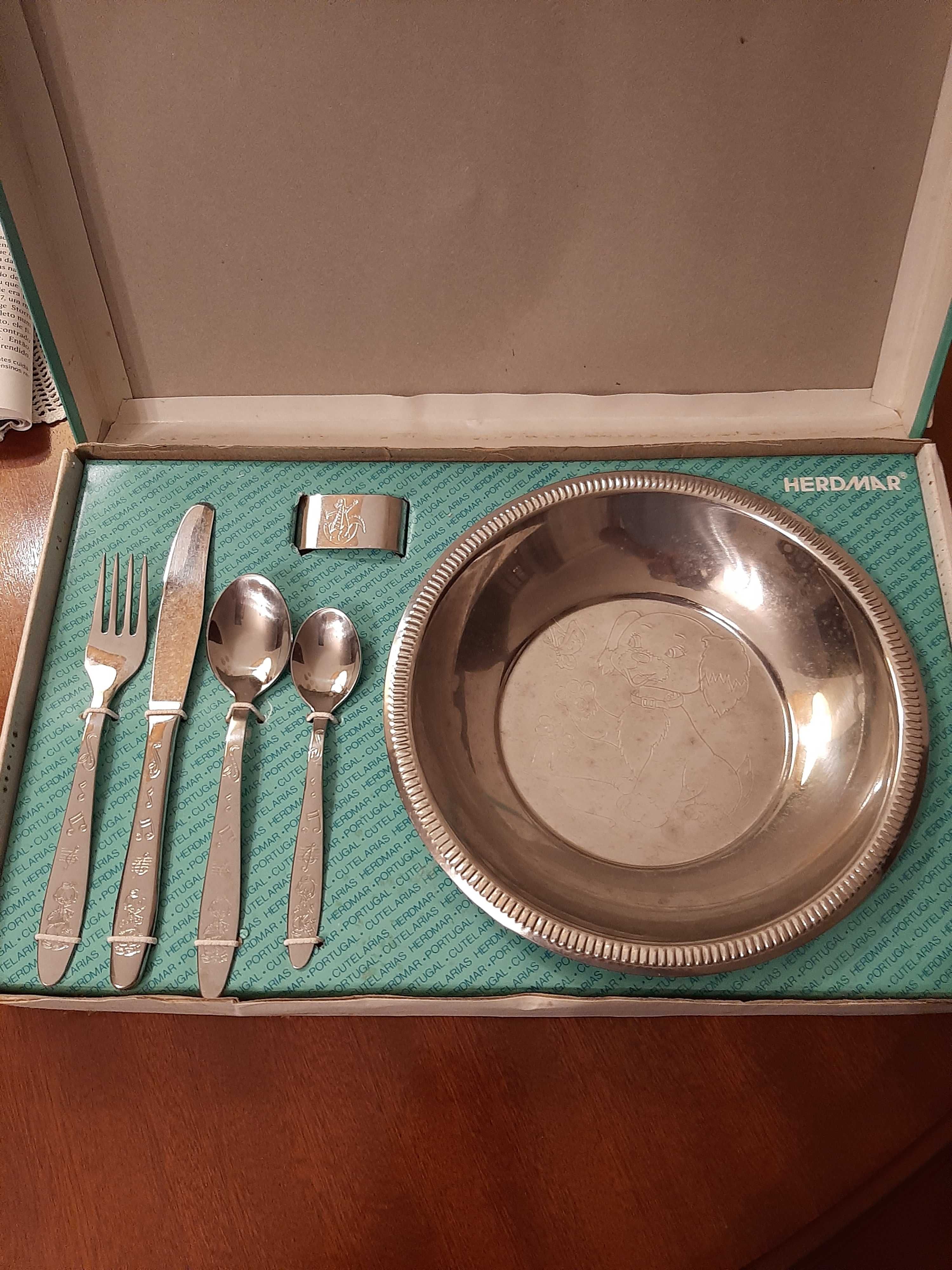Conjunto de criança em inox