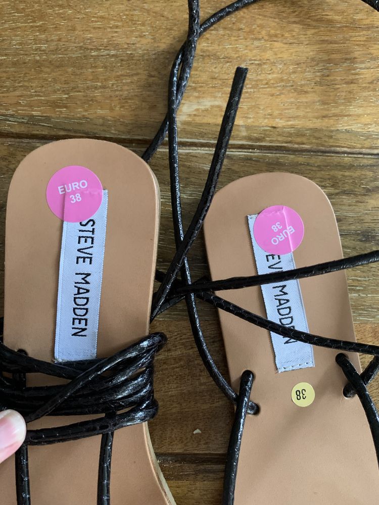 Steve Madden nowe czarne Klapki/ sandały wiązane 38