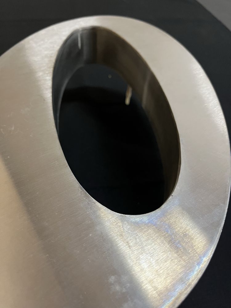 Letra "O" em aço inox de 35cm