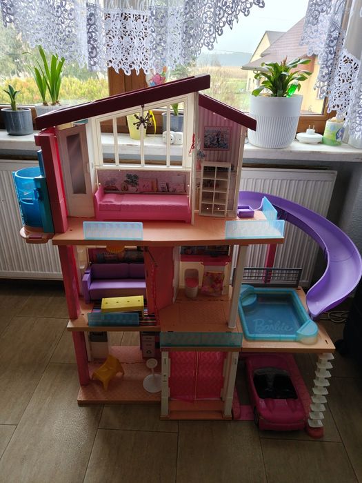 Domek Barbie dreamhouse.
